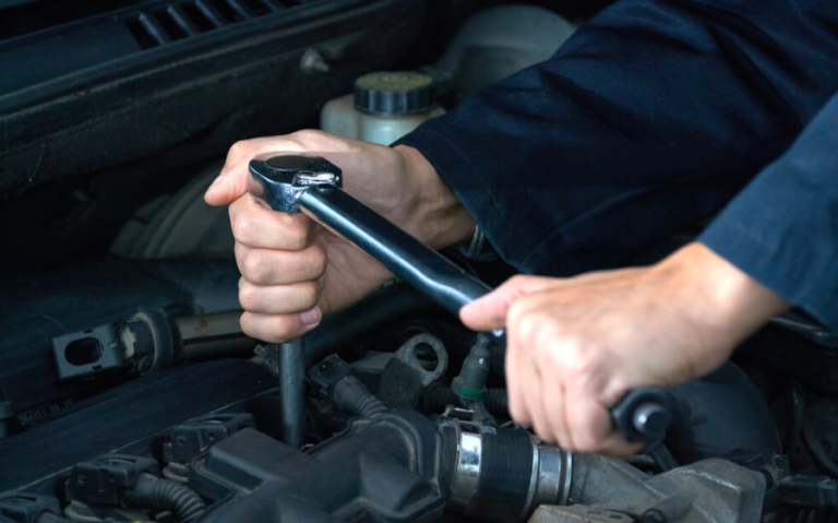 how tight should spark plugs be