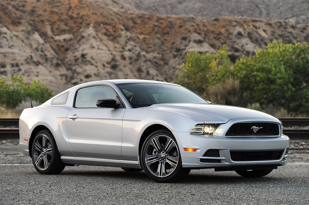 2013 ford mustang v6 specs