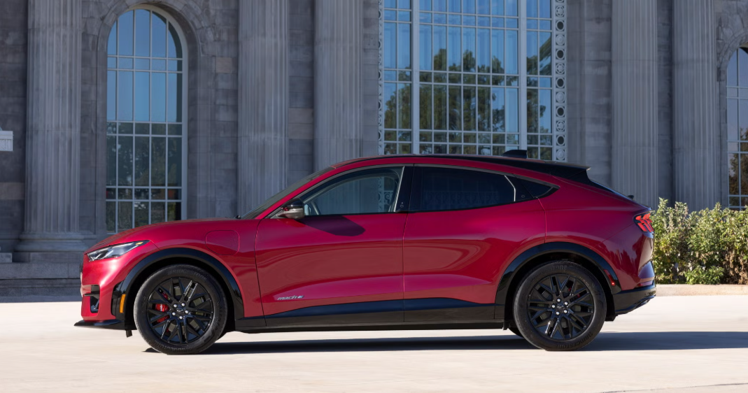 what year did ford mustang get an suv
